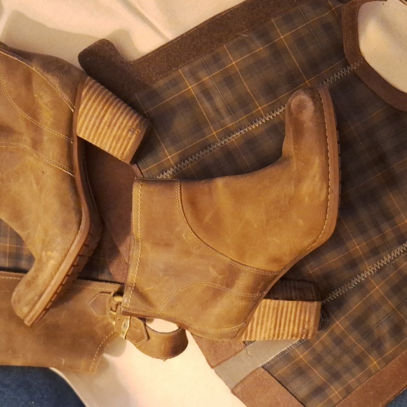 TIMBERLAND 2 in 1 tall boots and short booties!! - Picture 11 of 15